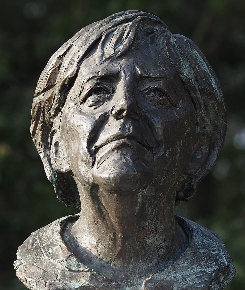 Bust Angela Merkel by Ditte Pieterse 